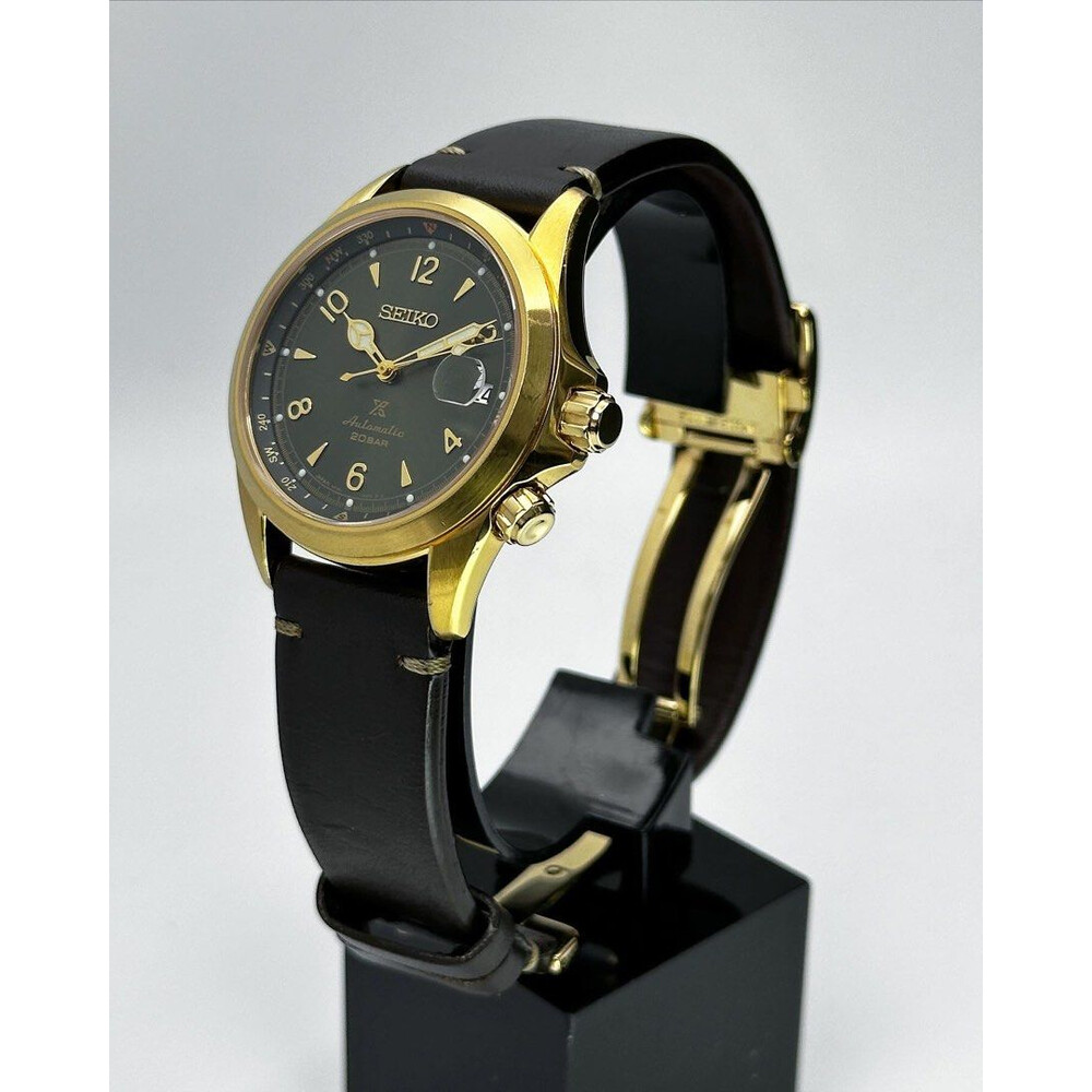 Seiko olive green top